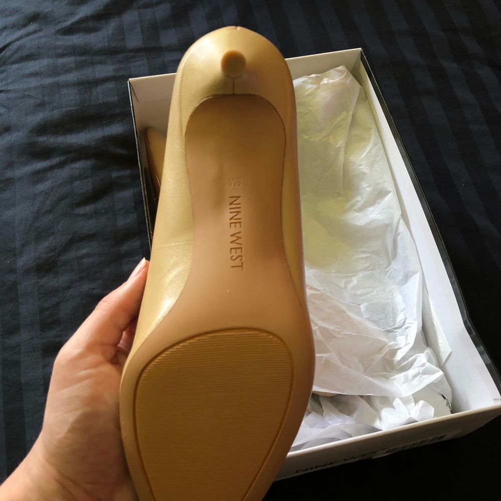 *BRAND NEW* Nine West Pointy Toe Pumps - Picture 5 of 6